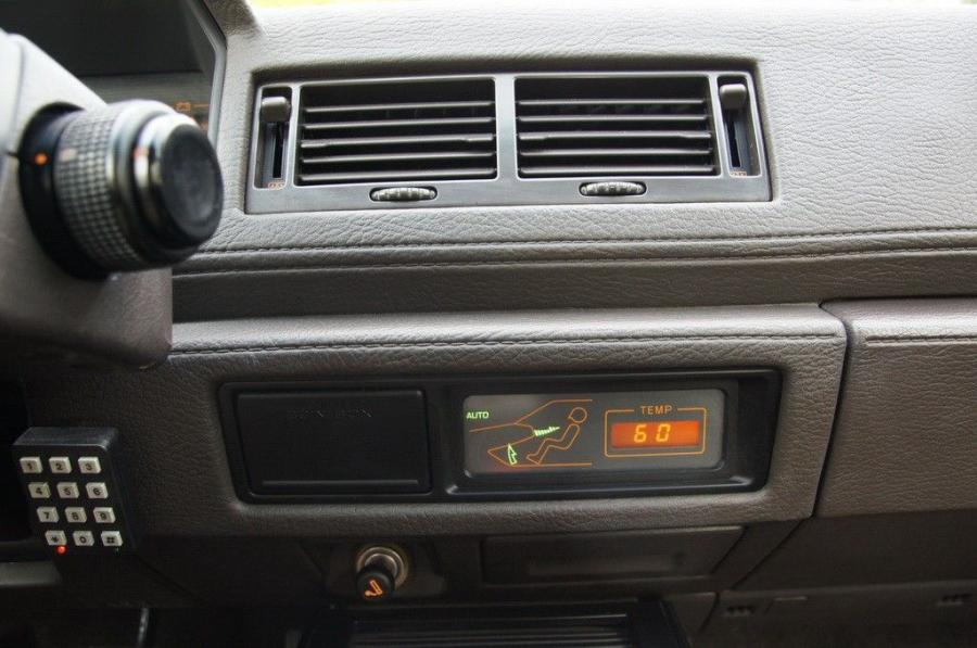  Mitsubishi Gallant Sigma 1988 года  (фото 11 из 54)